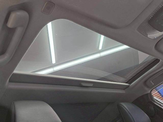 開放感溢れるドライブをお楽しみいただける高級装備の【サンルーフ】を装備。査定アップも見込める人気メーカーオプションです☆