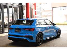 取説、記録簿、スペアキーもございます。