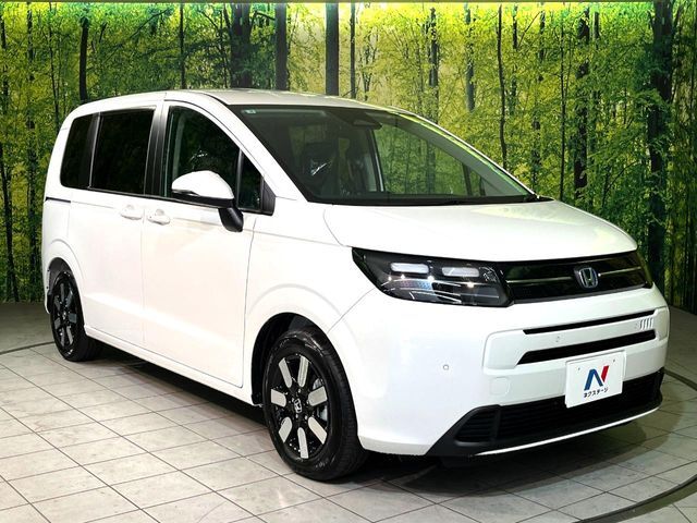 大好評のボディコーティング「弾スプラッシュコート」もご納車までに施工可能。通常のガラスコートと異なる、耐久年数6年の無機質ガラスコーティングが、ボディをキレイな状態に保ってくれます。