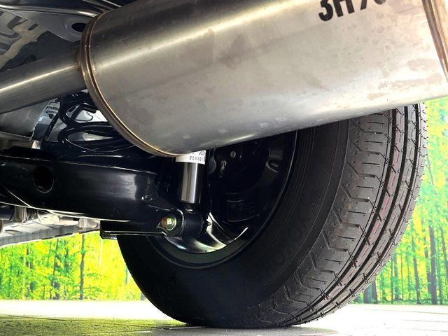 お車を安心してお乗りいただく為には、足回りの定期点検が欠かせません。サービスサポート（有償保証）では無料点検もご提供しており、安心のカーライフをお過ごしいただけるサポート体制が整っています。