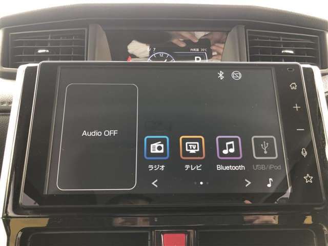 ディスプレイオーディオ装着車。　ディスプレイとスマホの連携で、様々なアプリを使用できます。　マップのアプリを繋げて、ナビゲーションとしてお使いください。