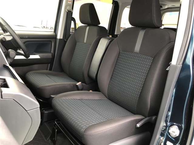 【運転席・助手席】です！実際お座りいただくのが分かりやすいと思いますので,ぜひお気軽にご来店ください♪状態もいいですよ☆