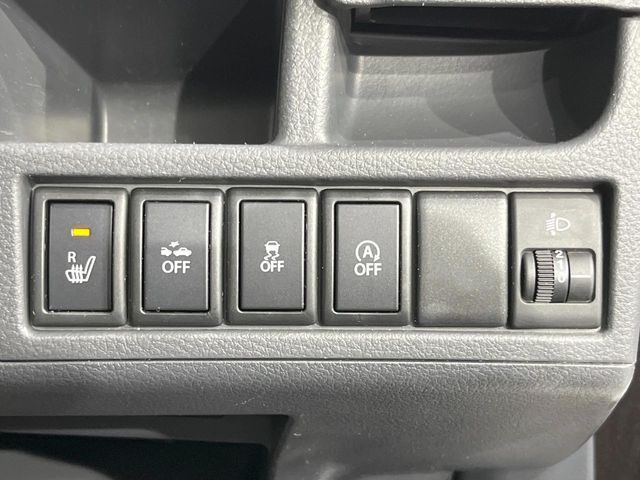 【シートヒーター】寒い日に重宝するシートヒーター！エアコンより早く温まってくれるので寒がりの人も安心ですね♪エアコンの温風は乾燥するから苦手、という方にもをおすすめです。