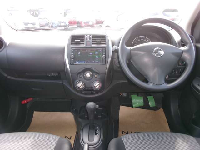 操作しやすい運転席廻り！操作パネルも使いやすい！！ドライブが楽しくなります！
