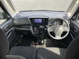 見晴らしがよく開放的な車内。視界も良好でストレスなく快適なカーライフを過ごせます。