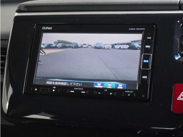 ◆バックカメラ◆リバースにするだけで映ります、後方の安全確認や、狭い駐車場での車庫入れ、雨の日や夜間など視界の悪い時に便利です！安全にバックする為には欠かせない装備です。