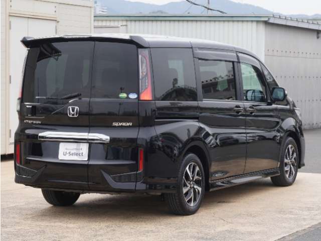 お立ち寄りいただく際は、事前にご連絡をお願いします。お目当てのお車が商談中や売約となることもございます。ご確認いただいてから、お立ち寄りください。