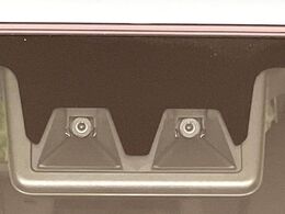 【スマートアシスト】走行中に前方の車両等を認識し、衝突しそうな時は警報とブレーキで衝突回避と被害軽減をアシスト。より安全にドライブをお楽しみいただけます。
