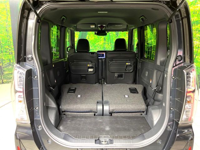普段のお買い物や通勤、送迎等に十分な荷室スペースを確保しております。セカンドシートを倒すと、大きな荷物の積載も可能です♪