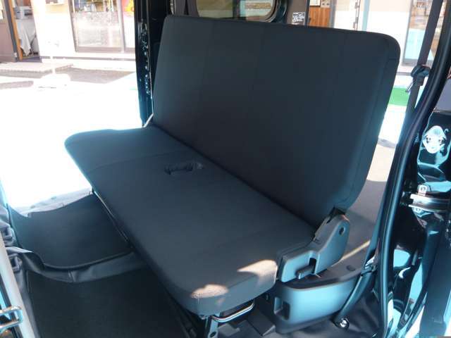 後席もゆったり車内！！大人の方でも問題ないかと思います♪♪