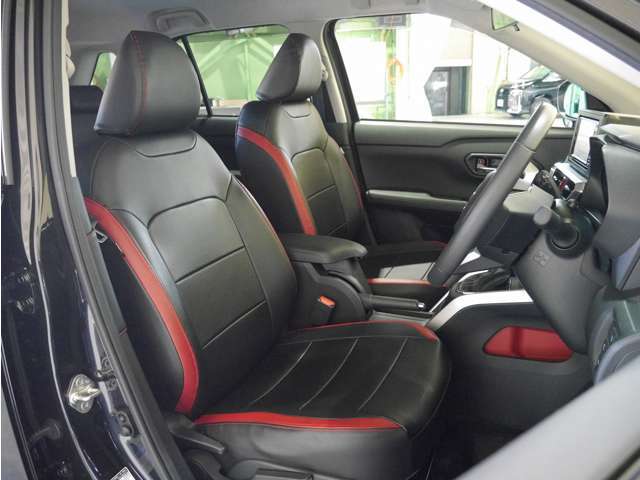 ■中古車だけではなく新車の販売・オリジナル設定も可能です。トヨタ、日産、ホンダ、スバル、ダイハツ、スズキ、マツダ、三菱の各社を取扱い。H24年度はスバル店の新車販売台数全国1位を獲得しました。