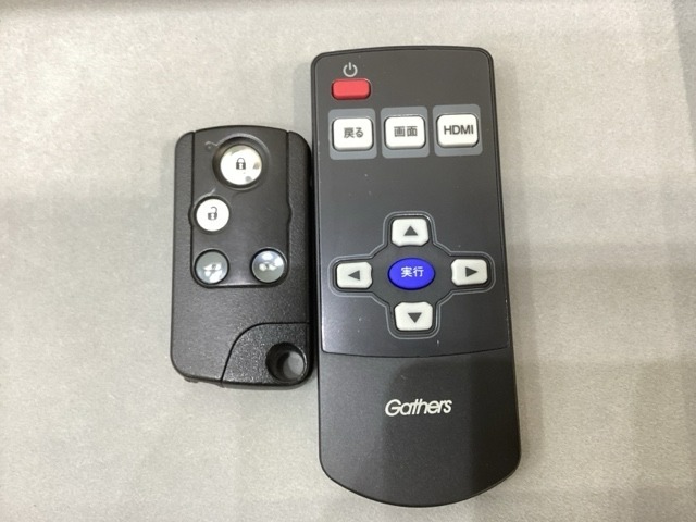 スマートキー付きですからドアロックの開閉およびエンジンスタートが楽々です。電動スライドドアの開け閉めもボタンで操作できます。