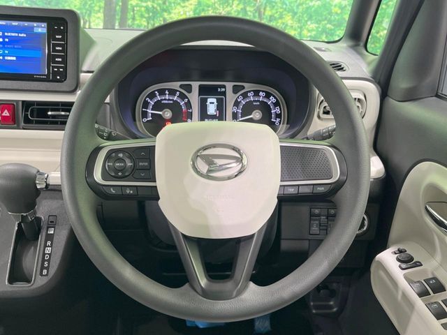 ステアリングも使用感が少なく、きれいな状態となっております♪
