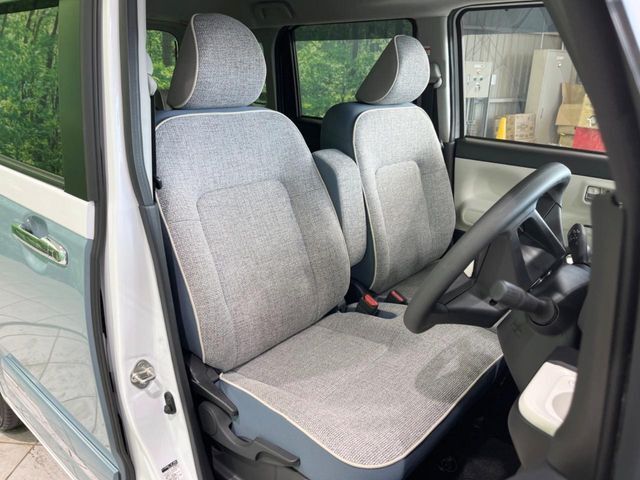 運転席シート廻りは使用感も少なく、良好な状態となっています。丁寧に使われていたことがよくわかりますね。