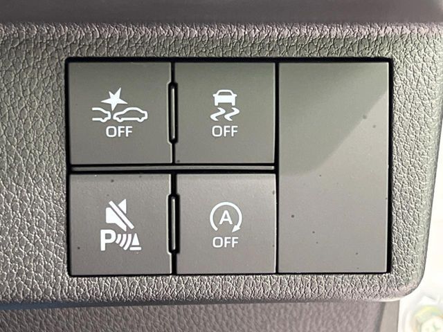 【スマートアシスト】走行中に前方の車両等を認識し、衝突しそうな時は警報とブレーキで衝突回避と被害軽減をアシスト。より安全にドライブをお楽しみいただけます。