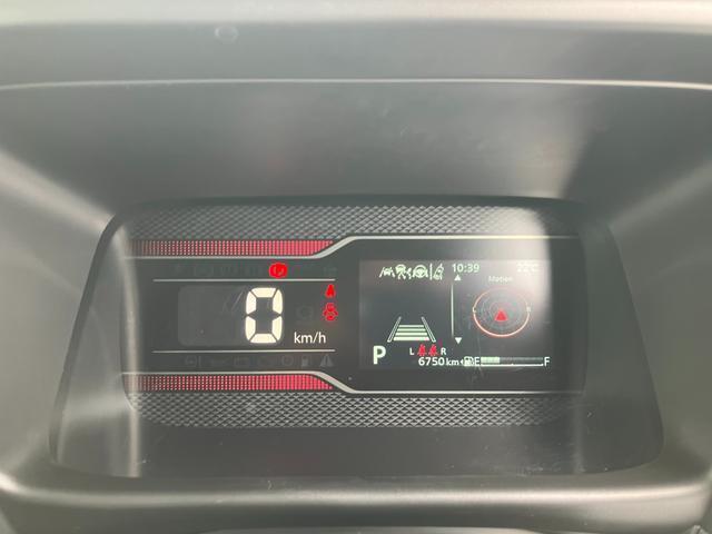 ランプ色で運転状態を表示しエコドライブをサポートするメーター！発電状況バッテリー残量なども一目瞭然！走行距離が少ないのも良いですね！