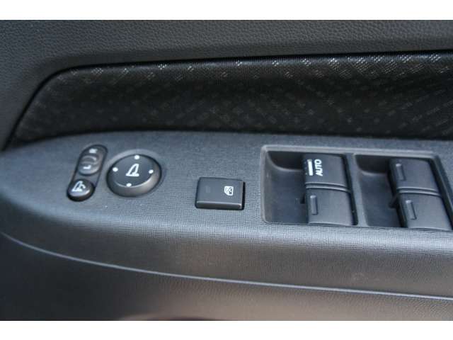 全車お値打ち価格にて掲載中！人気の選べる保証プランのご案内もございます！気になる方は直通電話　0561-76-9111　まで！