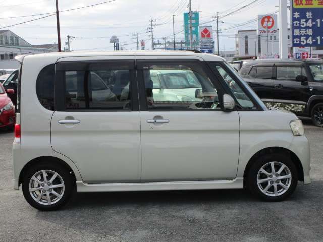 安心の整備工場、板金塗装工場を設備しております。車検やもしもの故障、事故などもお任せ下さい。