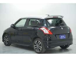 ☆通常中古車をローンで買うときは信販会社（ローン会社）のローン契約を代行しておりますが、当社の自社ローンは お店とお客様の間で直接分割払い購入の契約を行います☆