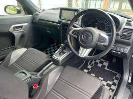 当店では全力で室内クリーニングを行い、気持ちよく乗っていただける様に致します。もちろん、嫌な臭いなども無く雰囲気良好です。