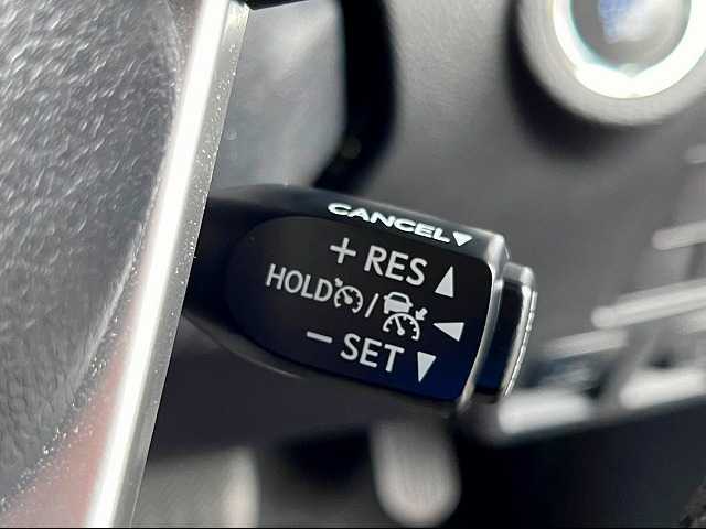 【クルーズコントロール】装備車両になります。遠距離ドライブの高速道路などでは大活躍で疲労軽減に役立ちます。