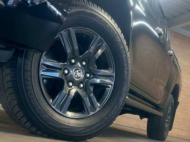 17インチ純正アルミ装備！