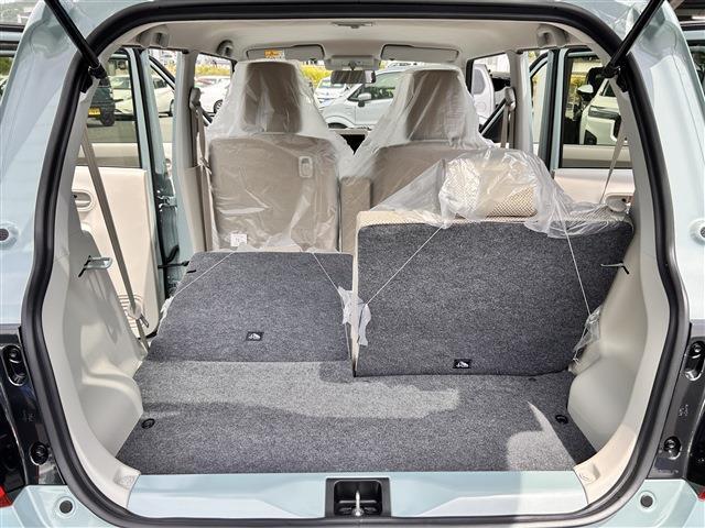 ☆リヤシートは分割で倒れるので、荷物のサイズに合わせてアレンジできます☆