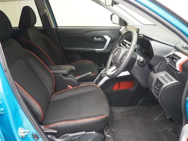 見通しのよいすっきりとした視界で、誰でも運転しやすいです。運転のしやすさは疲れにくさにも繋がりますよ♪