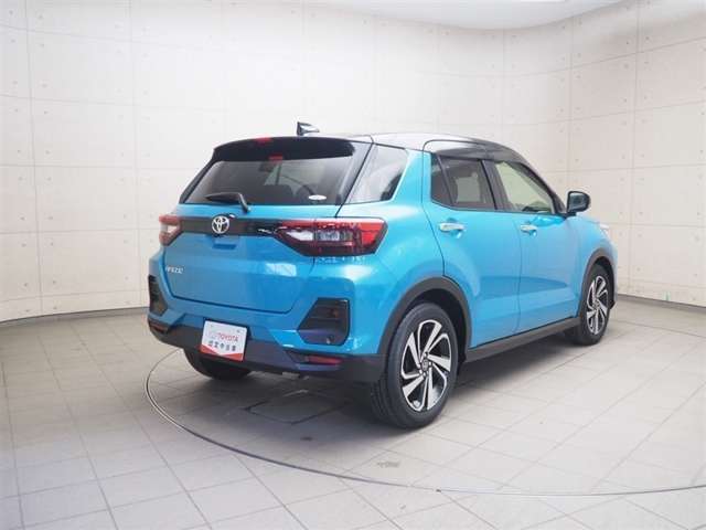 走りにこだわりながら収納力も持ち合わせたお車です。荷物を載せて軽快なドライブを楽しめますよ♪
