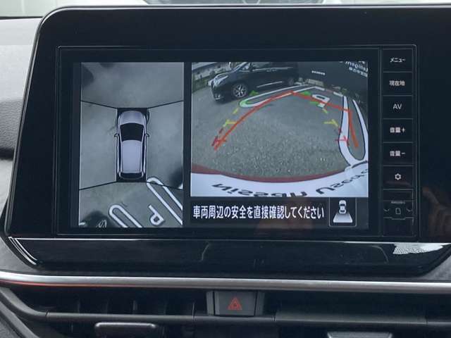 【アラウンドビューモニター装備】　フロント・左右ドアミラー・リヤの4つのカメラにより、車両を真上から見ているような映像をディスプレイに表示します。正確な駐車や取り回しを容易に行うことができます。
