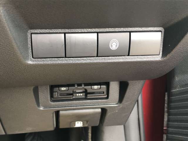 【ETC車載器装備】　高速道路・首都高速、アクアライン走行時に便利な、ETC装着車です。　※ドライブレコーダーの取付、お気軽にご相談くださいませ。