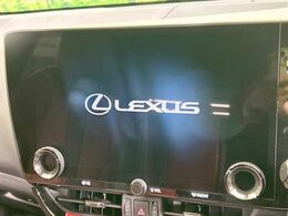 【14インチディスプレイオーディオ】画面内にオーディオ操作はもちろん、空調の調整機能なども盛り込んだ多機能なディスプレイオーディオです！スマートフォン連携はもちろん、車載ナビもお使いいただけます♪