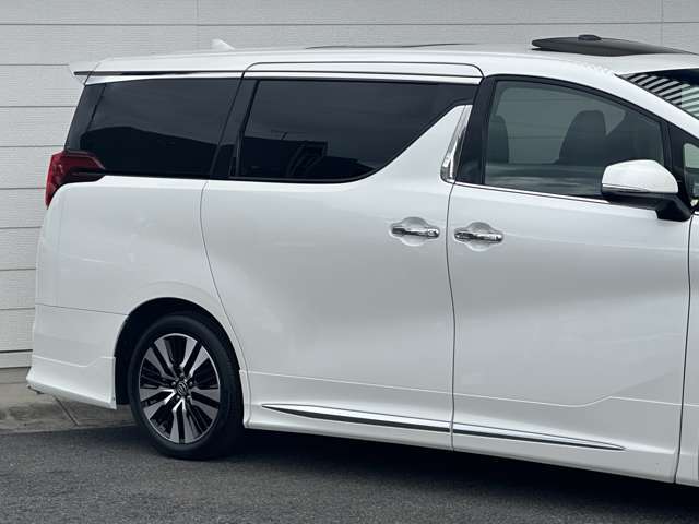 モデリスタエアロ　12.1型後席モニター　ムーンルーフ　デジタルミラー　BSM　フルセグTV　ナビキット　ETC2.0　ステアリングヒーター　電動リアゲート　ステアリングヒーター　シートヒーター＆クーラー 　純正18AW