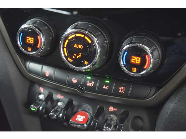 エアコン操作はこちらです！スターターも一緒にあります。