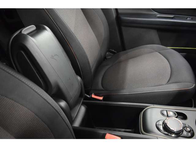 アームレストがあります。