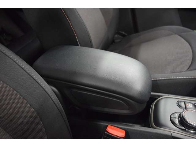 アームレストがあります。