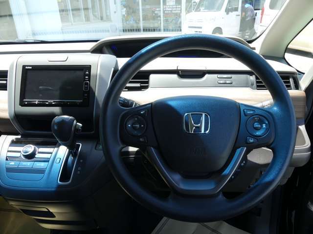 スリーラスター（下回り防錆処理）が、新車販売時に施工されいています。