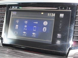 ナビゲーションはホンダ純正メモリーナビを装着しております。AM、FM、CD、DVD再生、Bluetooth、フルセグTVがご使用いただけます。初めて訪れた場所でも安心ですね！