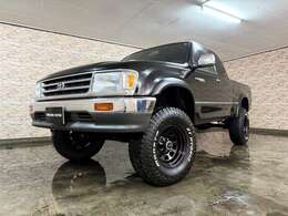 ラインでのお問い合わせも可能です！　IDは　＠286uzmki　です。　現車確認の来店予約や車両価格、YOUTUBE動画、ローン審査、陸送料金の試算等、各問い合わせにご利用ください！