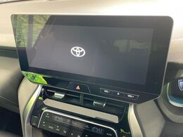 【12.3インチディスプレイオーディオ】スマートフォンと連携が可能な大画面ディスプレイオーディオです。スマートフォンのナビ機能を使用したり、Bluetooth接続で音楽もお楽しみいただけます！