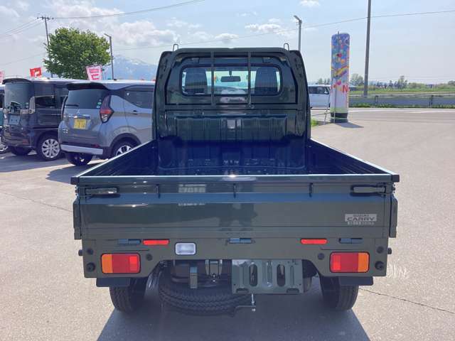オイル交換は愛車のエンジンコンディションを保つために必要不可欠なメンテナンスとなってきます。長く愛車とすごすために3，000ー5，000km（車種により）での交換をおすすめします。