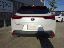 24時間365日使用できるオペレーターサービス、「レクサスオーナーズデスク」がご利用できます。