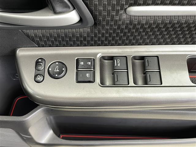 【窓操作部】軽い力で、窓を開けたり閉めたりすることができます！掲載箇所以外にご希望の写真がございましたら、お気軽にお問い合わせ下さい！メールや郵送でお送りさせていただきます。