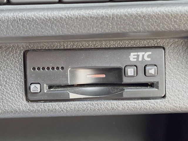 【ETC】高速道路の料金所をストレスなく通過！話題のスポットやサービスエリアに多い「スマートIC」利用時は必須のアイテムです。当店でセットアップを実施、ご納車当日からすぐにご利用いただけます！