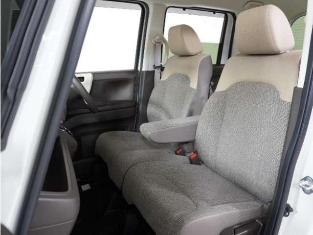 ◆室内は、シートクリーニングや各部の徹底した清掃を実施し、消臭・除菌処理を行っています。しかも、全ての差上で天然成分の薬剤にこだわり安心・安全へも配慮しています。