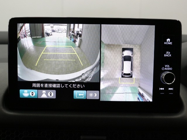 『マルチビューカメラシステム』カメラで映した周囲の映像をナビゲーション画面に表示し、ドライバーの死角を減らし運転負荷を軽減する機能です。映像は、車両の前後と左右のドアミラーに搭載した計4台で映します。