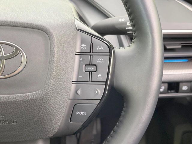 【レーダークルーズコントロール】高速道路での長距離走行が楽に！！自動で速度を保つクルーズコントロールが、衝突軽減システムと連携し、前方の車両を感知して車間を保つように速度調節してくれます！！