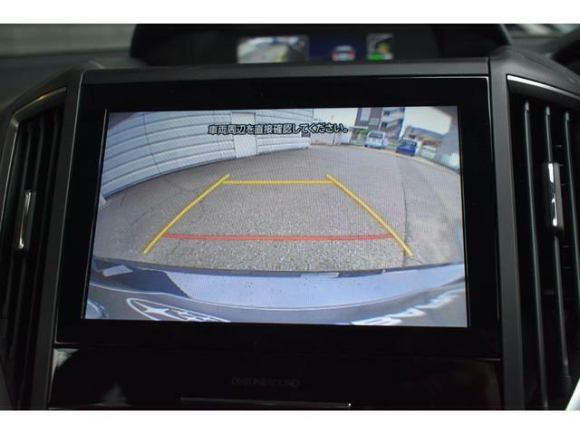 車内の人や荷物で後方視界が悪い時に、後方映像をしっかり表示。バックや駐車時も安心です。