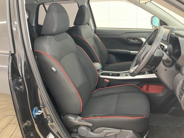 【フロントシート】破れ・へたりも少なく、ご覧の通りきれいな状態を維持しております。また、室内クリーニング・コーティングもご用命いただけます。