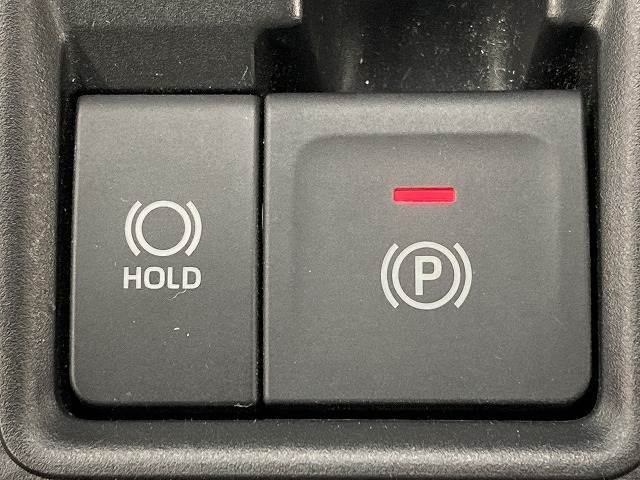 力の弱い方や、障害のある方であっても、簡単に操作できる【電動パーキングブレーキ】を装備しております。